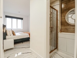 2 dormitorios, decoración individual, mobiliario individual