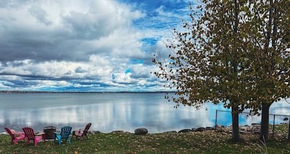 Cozy Lake Simcoe Waterfront Escape for 10