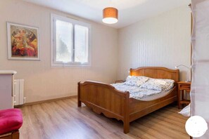 4 camere