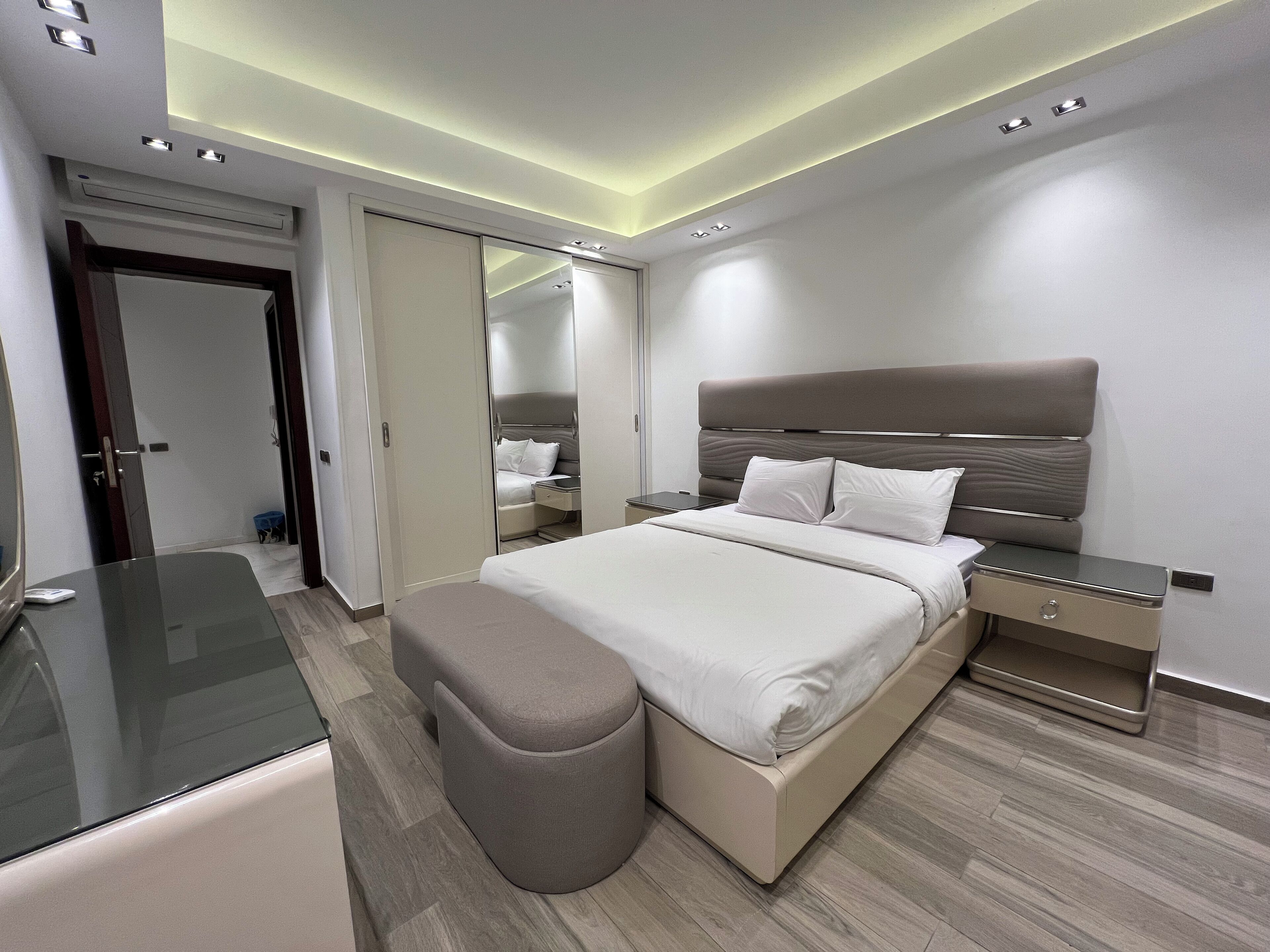 Comfort Villa, 5 Bedrooms, Private Pool, Pool View | Desk, laptop workspace, iron/ironing board, free WiFi