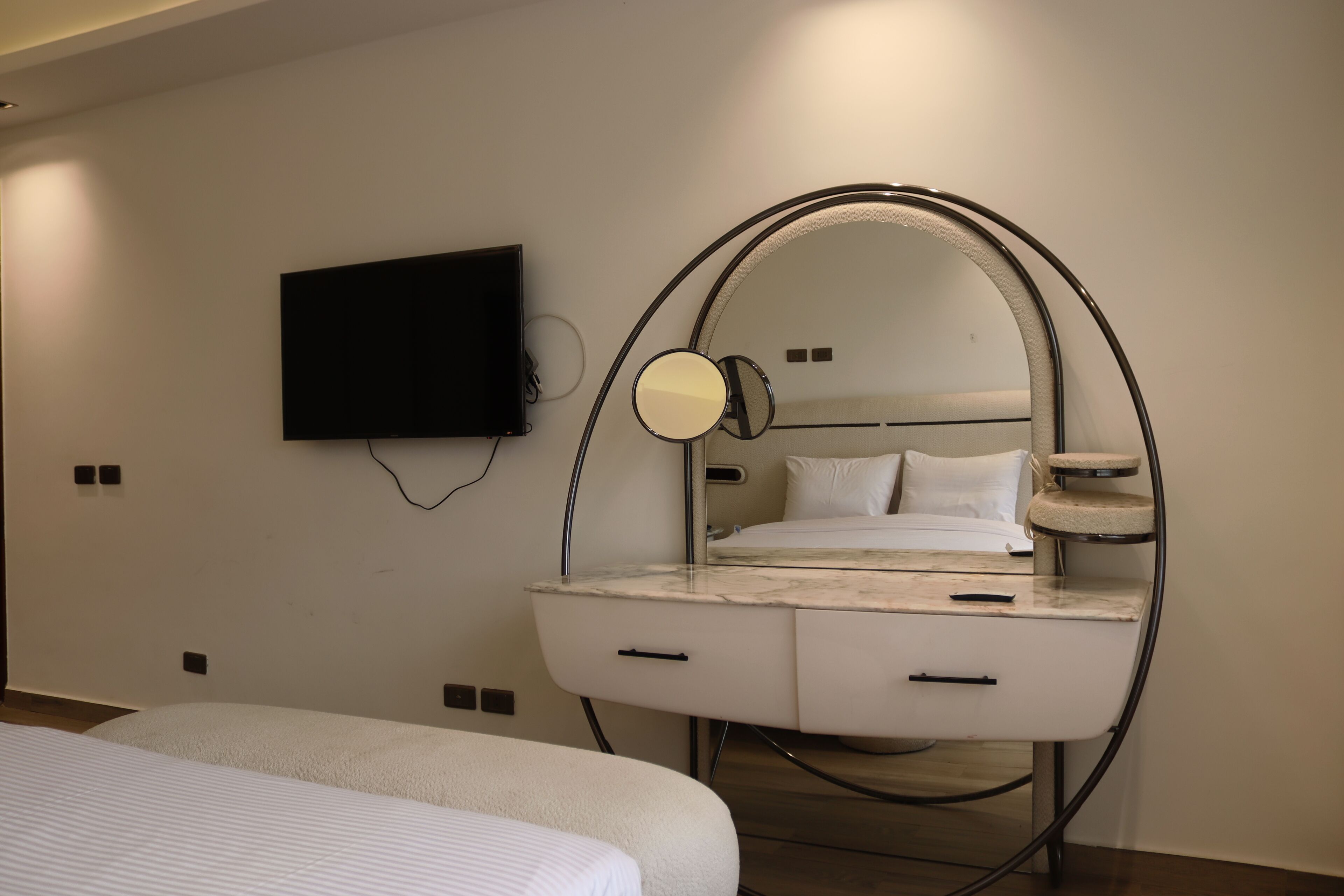 فيلا مريحة - ٥ غرف نوم - بمسبح خاص - بمنظر للمسبح | مكتب ومساحة عمل للكمبيوتر المحمول ومكواة/لوح كي وواي فاي مجانًا