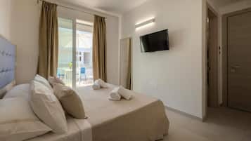 Caja de seguridad en la habitación y escritorio