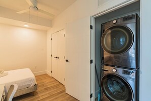 Laundry - Saiya  1118 (Phoenix)