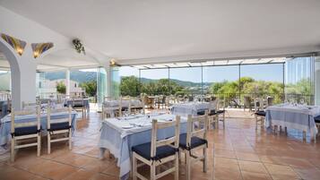 Colazione a buffet inclusa, servita tutte le mattine