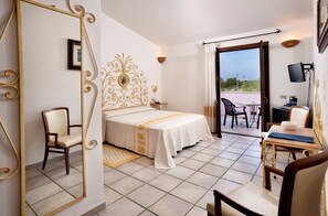 Comfort Double or Twin Room | Minibar, in-room safe, free cribs/infant beds, free WiFi - Hotel with swimming pool near Baja Sardinia (Arzachena)