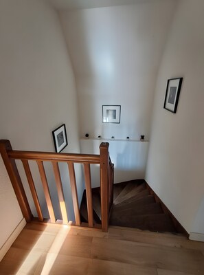 Interior - Gîte du lavoir: Village House in the Countryside (Champs sur Tarentaine Marchal)