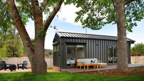Terrace/patio - Piccola Blu Tiny House (Hepburn)