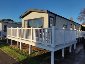 Exterior - Rockley Park - Harbour View (Poole)