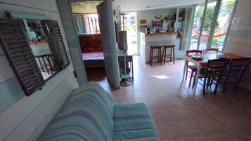 1 chambre, fer et planche à repasser, Wi-Fi gratuit