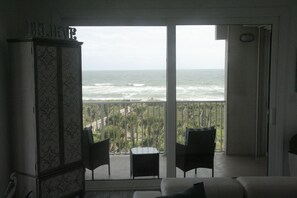 Interior -
Amazing waterfront condo with an amazing view of the beach, an amazing sunrise (Palm Coast)