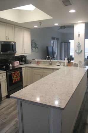 Fridge, microwave, oven, stovetop -
Amazing waterfront condo with an amazing view of the beach, an amazing sunrise (Palm Coast)