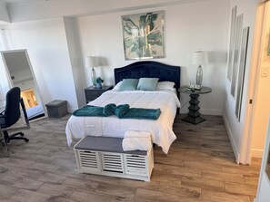 2 habitaciones, tabla de planchar con plancha, wifi y ropa de cama