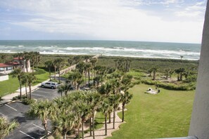 Property grounds -
Amazing waterfront condo with an amazing view of the beach, an amazing sunrise (Palm Coast)