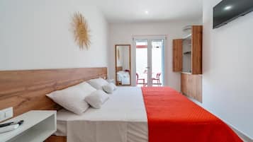 Studio, Kitchenette, Ground Floor | In-room safe, blackout drapes, soundproofing, iron/ironing board