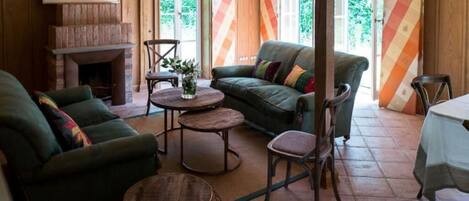 Apartment, Balcony, Garden View | Living area