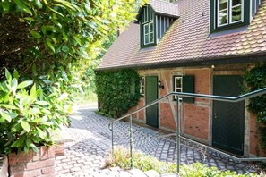 Departamento, balcón, vista al jardín | Exterior