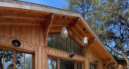 Chic treehouse spirit on the grass! 200 m from the water