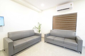 House | Reception - Townhouse Oak NFC Crossway Hyderabad (Hyderabad)