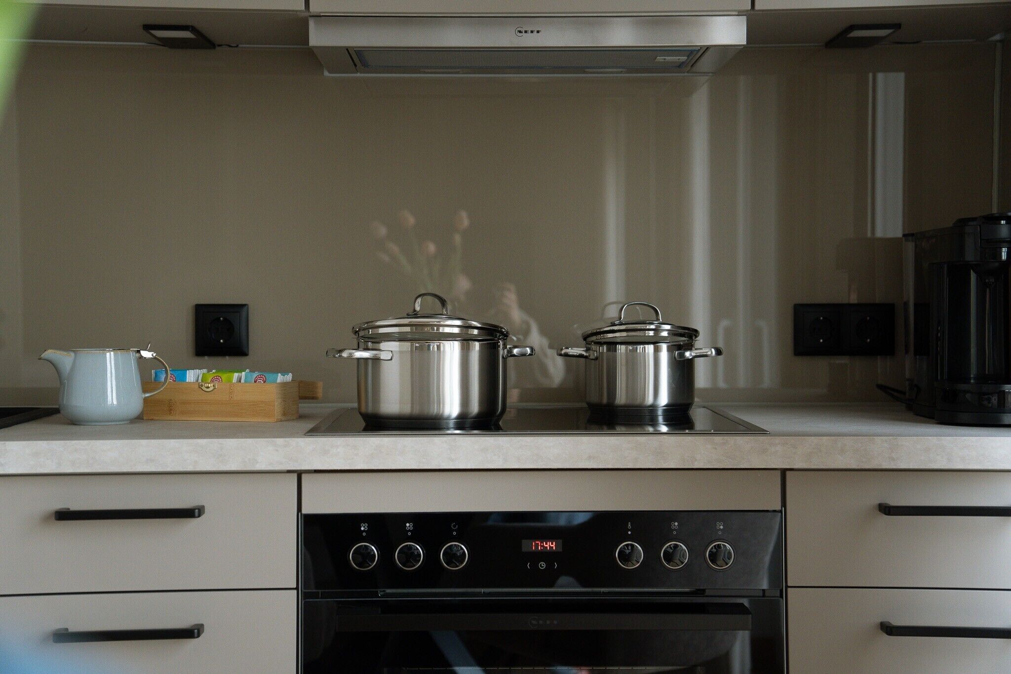 Kühlschrank, Ofen, Herdplatte, Geschirrspüler