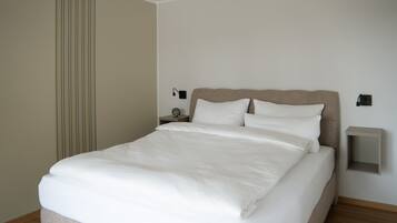 1 Schlafzimmer, BĂŒgeleisen/BĂŒgelbrett, WLAN, BettwĂ€sche