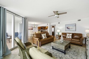 公寓客房, 多張床 (SeaSpray Riverside 712) | 起居區
