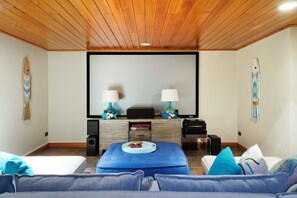 5 bedrooms, in-room safe, desk, iron/ironing board