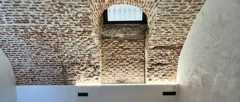 1 bedroom, internet, bed sheets