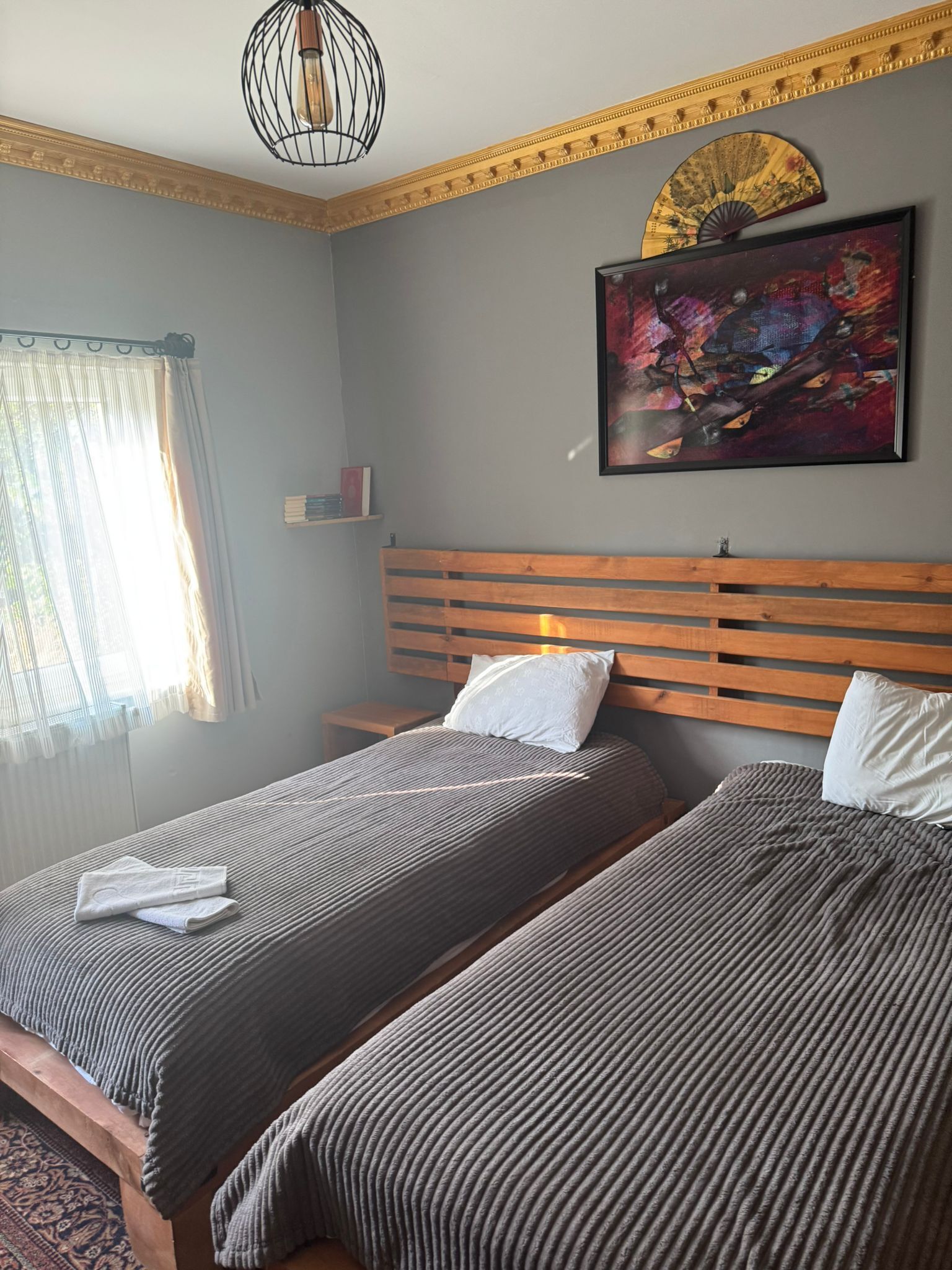 Desk, laptop workspace, iron/ironing board, free WiFi