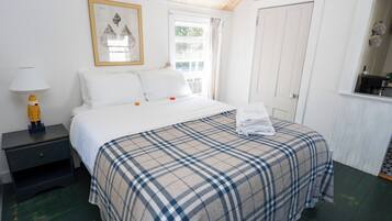 Studio Suite, 1 Tempat Tidur Queen | Seprai premium, setrika/meja setrika, Wi-Fi gratis, dan seprai linen