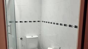 Bruser, håndklæder, Sæbe, Toiletpapir