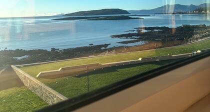 Romantic quirky seafront flat with unique alcove cabin beds