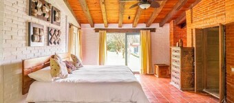 Villa Tinto : Private villa with pool and garden for relaxation and conviviality.