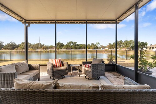 Casa Parma-Private Home-Screened Patio-10