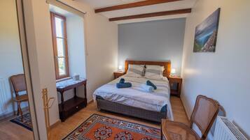 5 chambres, bureau, fer et planche à repasser, Wi-Fi gratuit