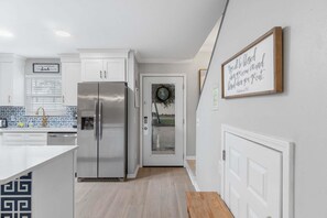 Private kitchen - Summer Lake 15- Shore to Please (Miramar Beach)