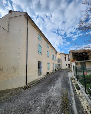 Front of property - L'Ecrin Occitan (Lauraguel)