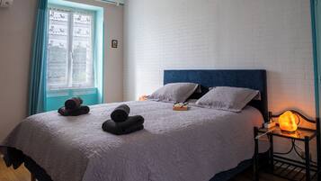 Apartment, Garden View | Iron/ironing board, free WiFi, bed sheets