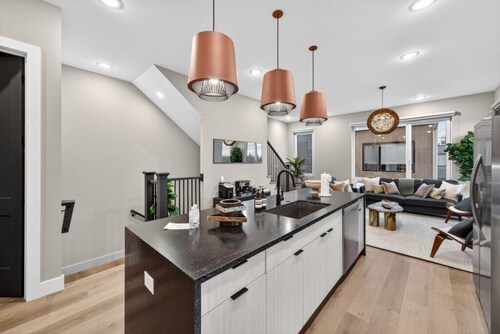 4BR Twilight Lane with Pool and Hot Tub