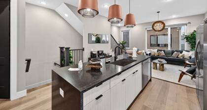 4BR Twilight Lane with Pool and Hot Tub