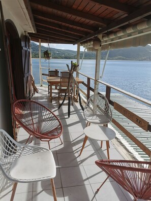 Outdoor dining - New! Tikanot'la haut Exceptional view of Grande Anse beach (Deshaies)