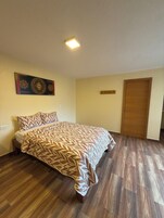Habitación individual Confort, vistas al patio | Escritorio, espacio para trabajar con un portátil, wifi gratis
