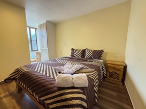 Comfort Double Room, Courtyard View | Desk, laptop workspace, free WiFi - Hotel El Portal Quito Airport (Quito)