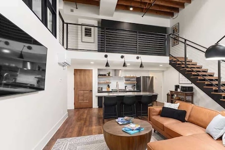 TV, offices. Drumlin Suite - Downtown Luxe Historic Roots & Private Parking