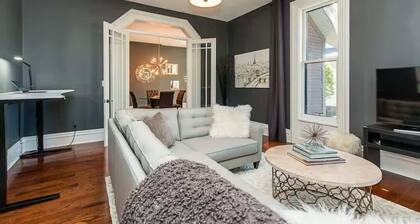 Barlow Suite - Downtown Historic Luxury Gem with Private Parking