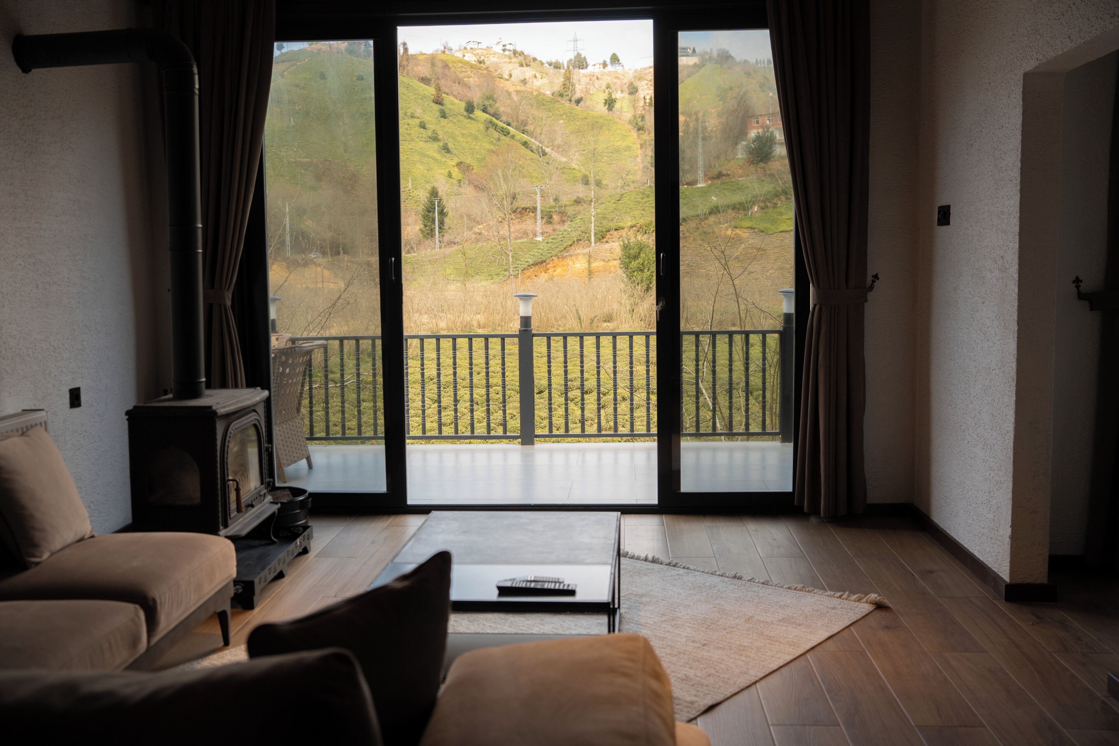 Villa de lujo, balcón, vista a la montaña | Área de sala de estar