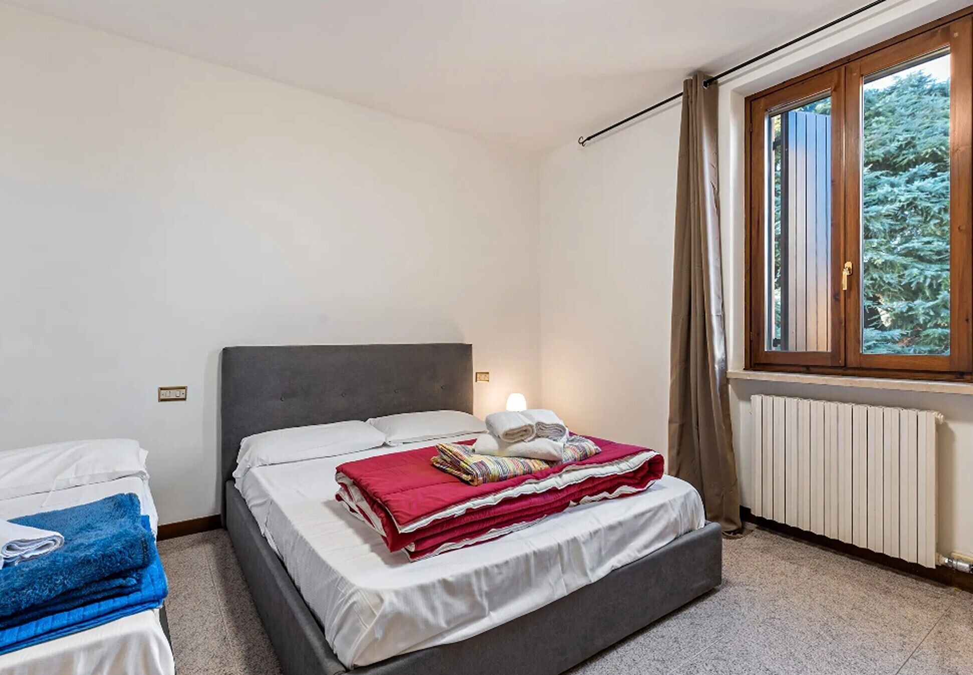 1 habitación, tabla de planchar con plancha, wifi y ropa de cama 