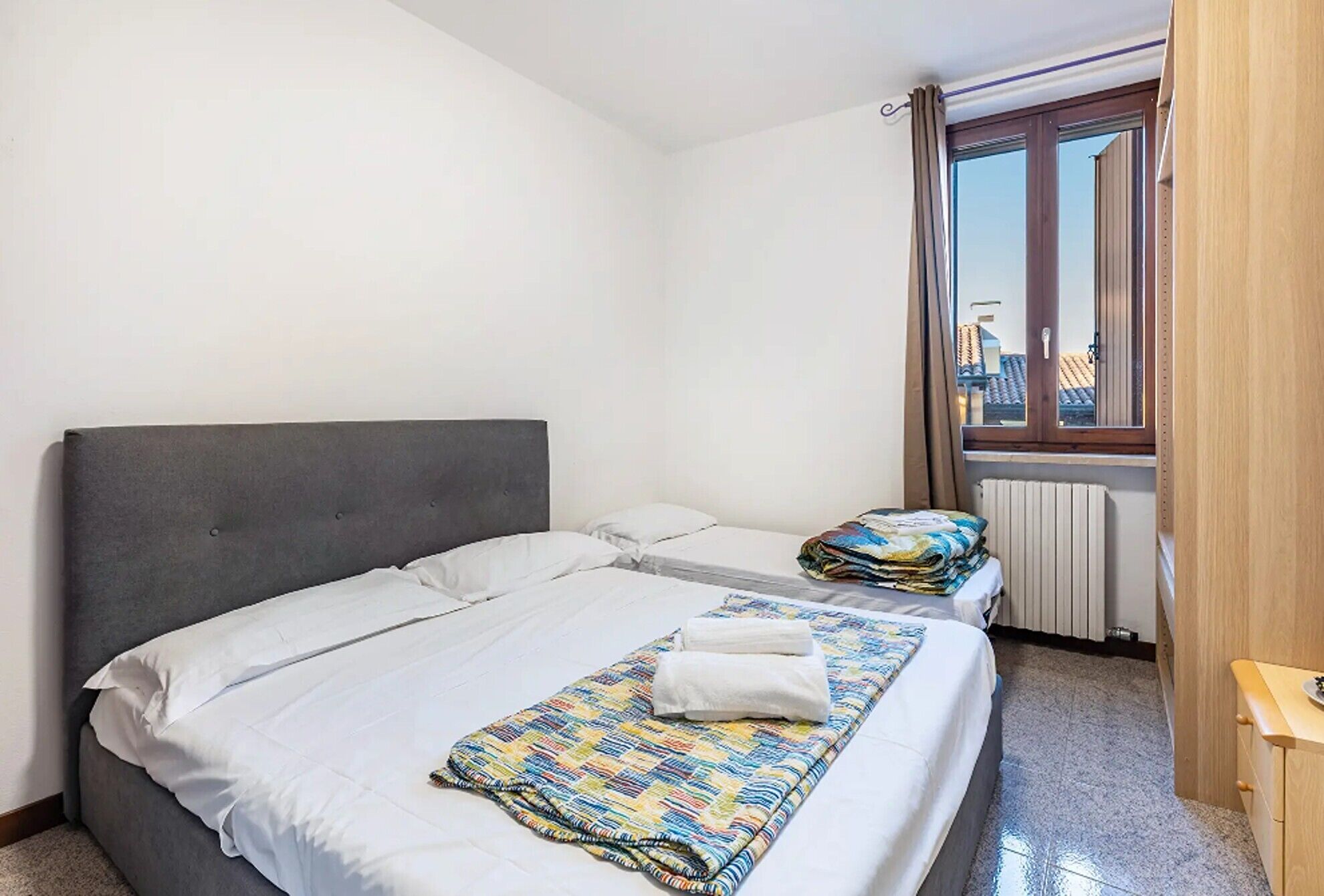 1 habitación, tabla de planchar con plancha, wifi y ropa de cama 