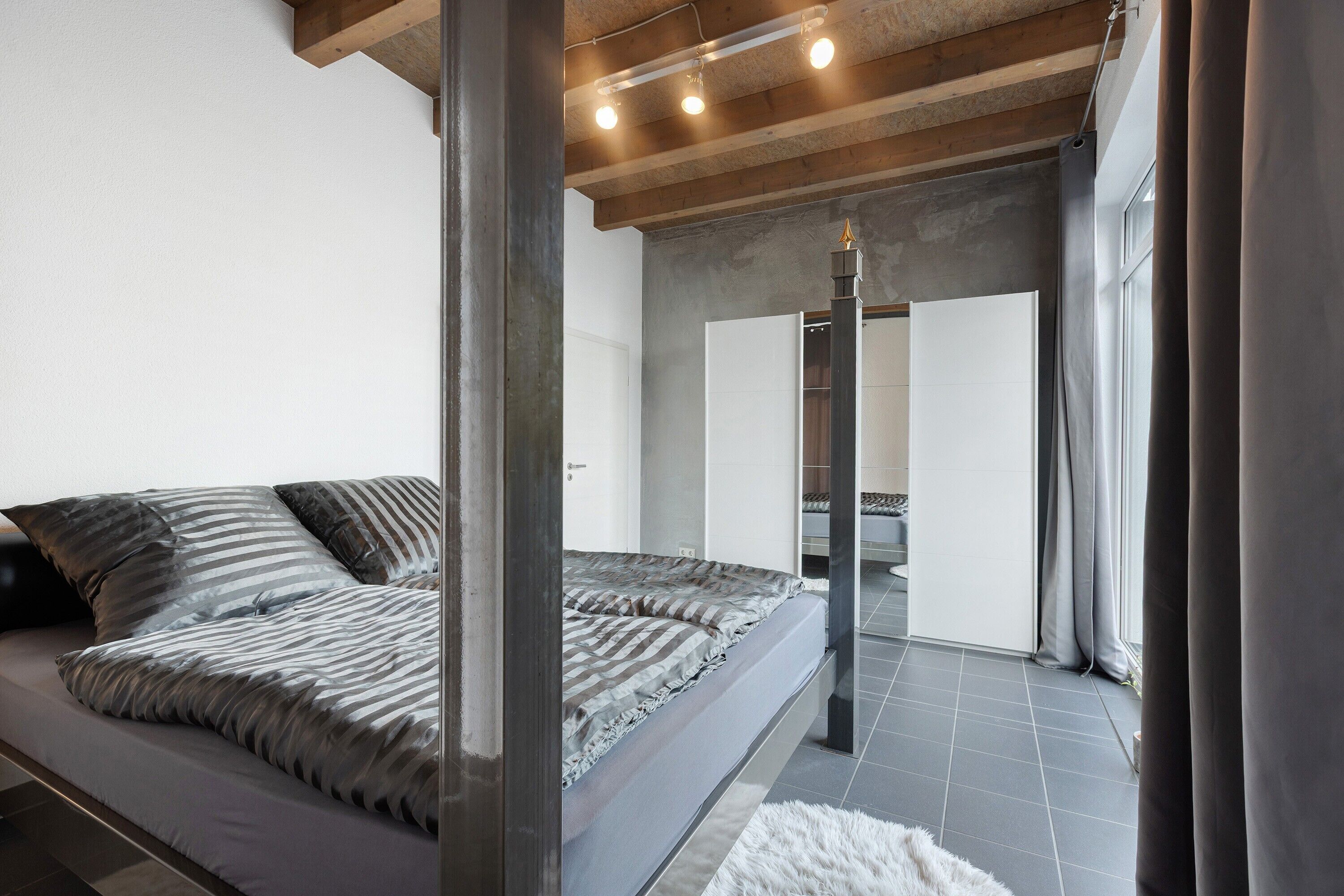 2 bedrooms, WiFi, bed sheets, wheelchair access