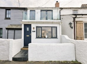 Exterior - The Little Lobster - Dog friendly (Porthleven)