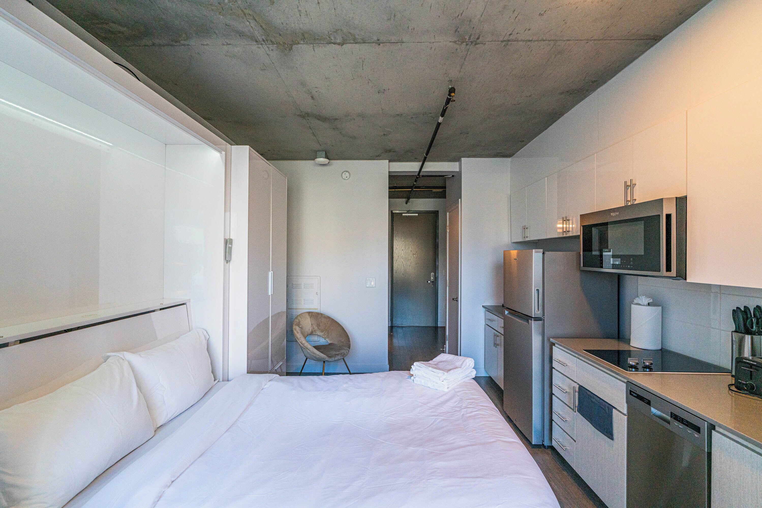 Iron/ironing board, free WiFi